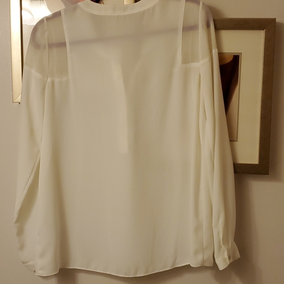 1. STATE White long selves blouses  size small - Picture 2 of 6